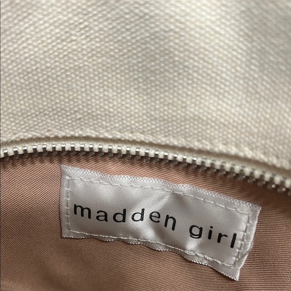 Madden Girl | Lemon Print Mini Tote w/ Charms, Wristlet and Crossbody Strap 🍋 - Picture 4 of 13